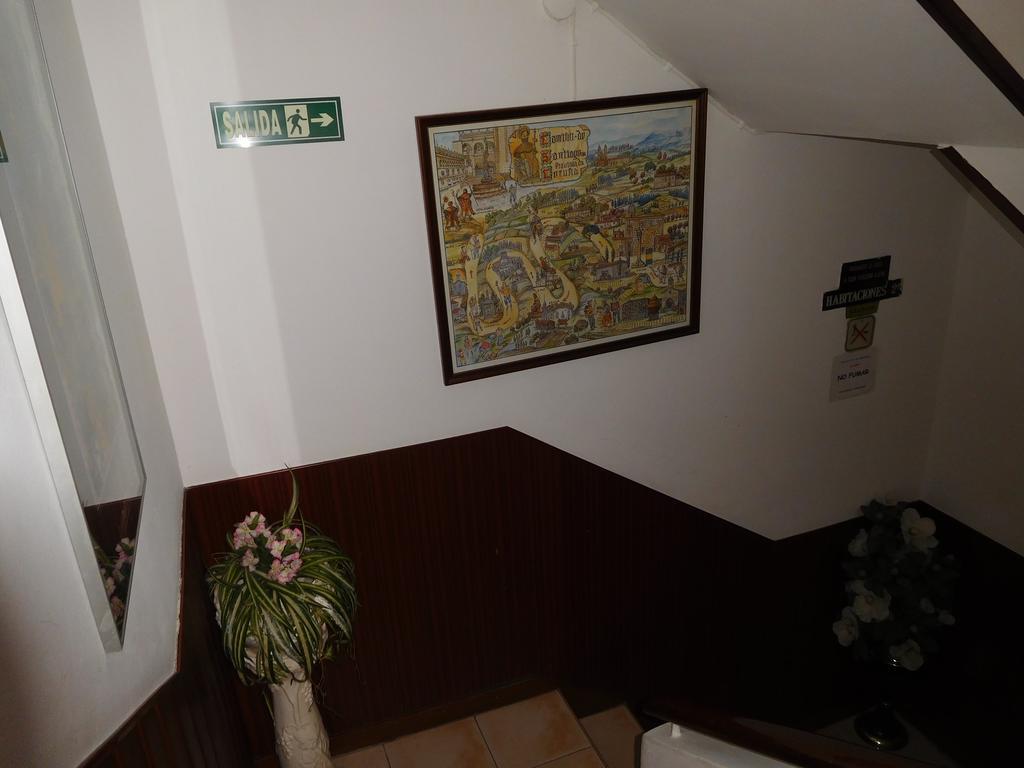 圣地亚哥－德孔波斯特拉 埃斯特拉达旅馆酒店 外观 照片